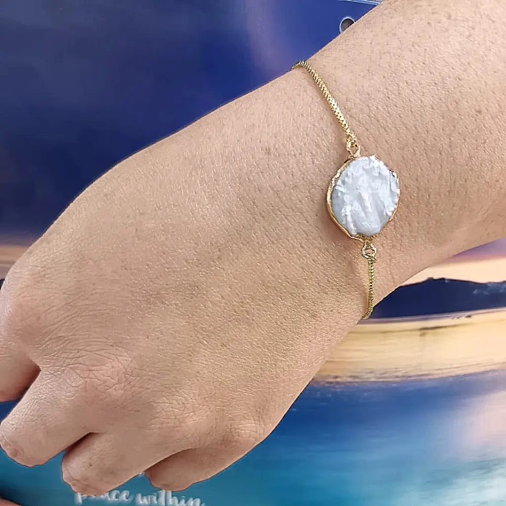 Get your Moonlight Glow Coin Pearl Gold Plated Bracelet online now or in store at Forever Gems in Franschhoek, South Africa