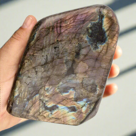 Labradorite Freeform – Earthy Glow, Hidden Light
