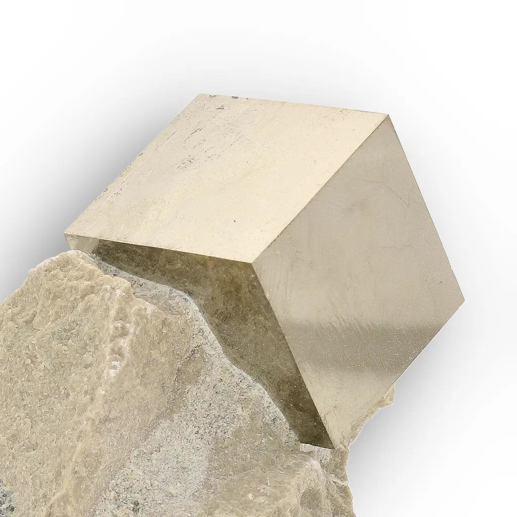 Get your Pyrite Single Cube on Matrix – Navajún, Spain online now or in store at Forever Gems in Franschhoek, South Africa